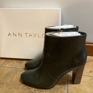 Ann Taylor bootie - size 8.5